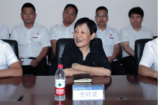 张桂荣同志发言,表示完全支持省委教育工委,省教育厅的任命决定,同时