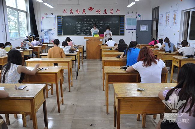 西安海棠职业学院英语A、B级考试顺利进行